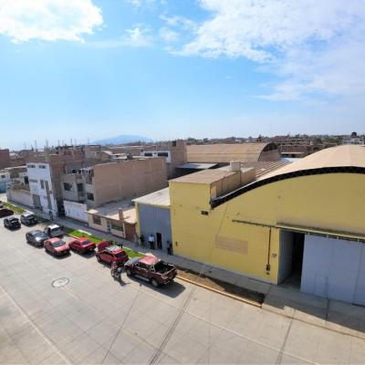 VENTA DE GRAN ALMACÉN EN CHICLAYO